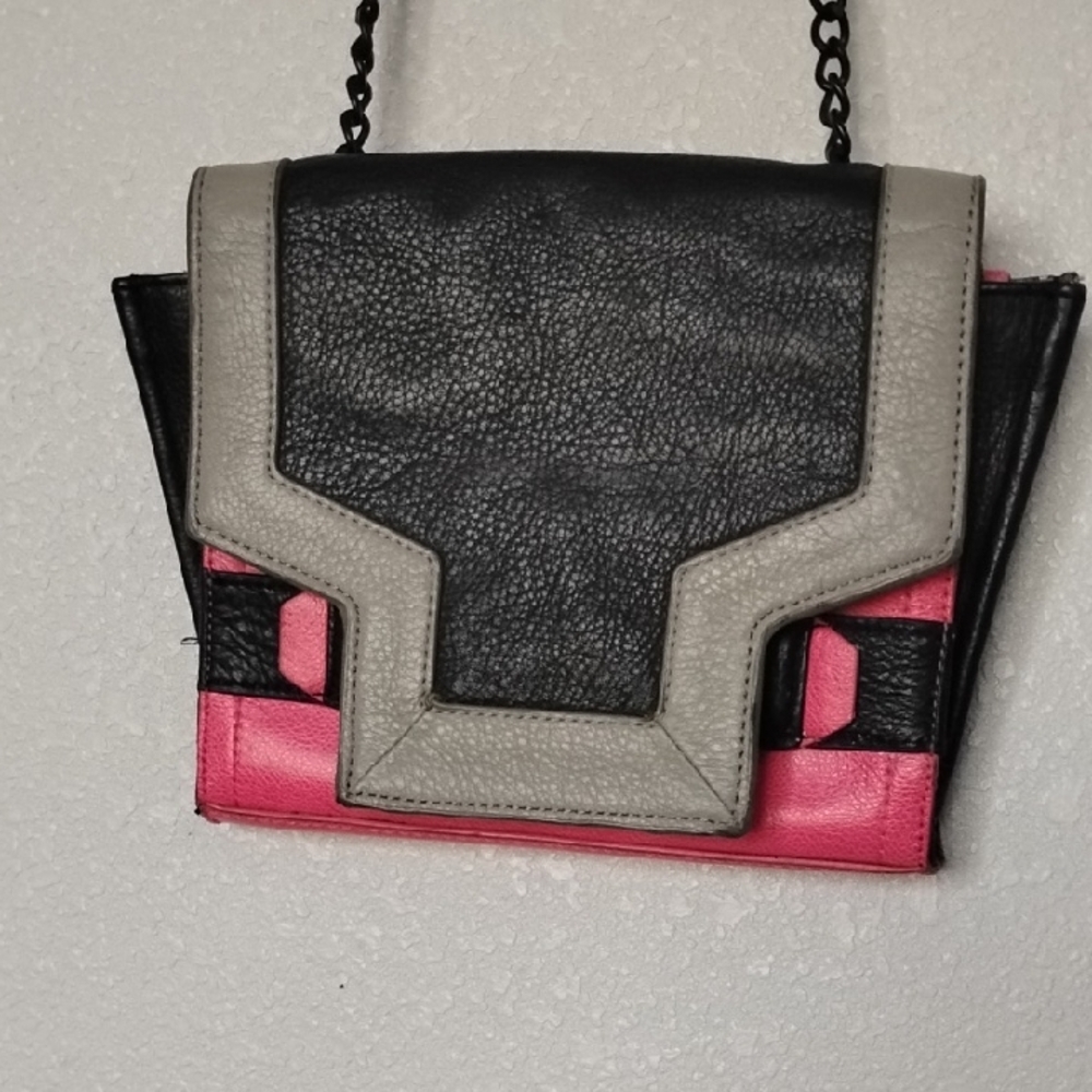 Vince Camuto Black and Pink Crossbody Bag with Chain Strap no callouts